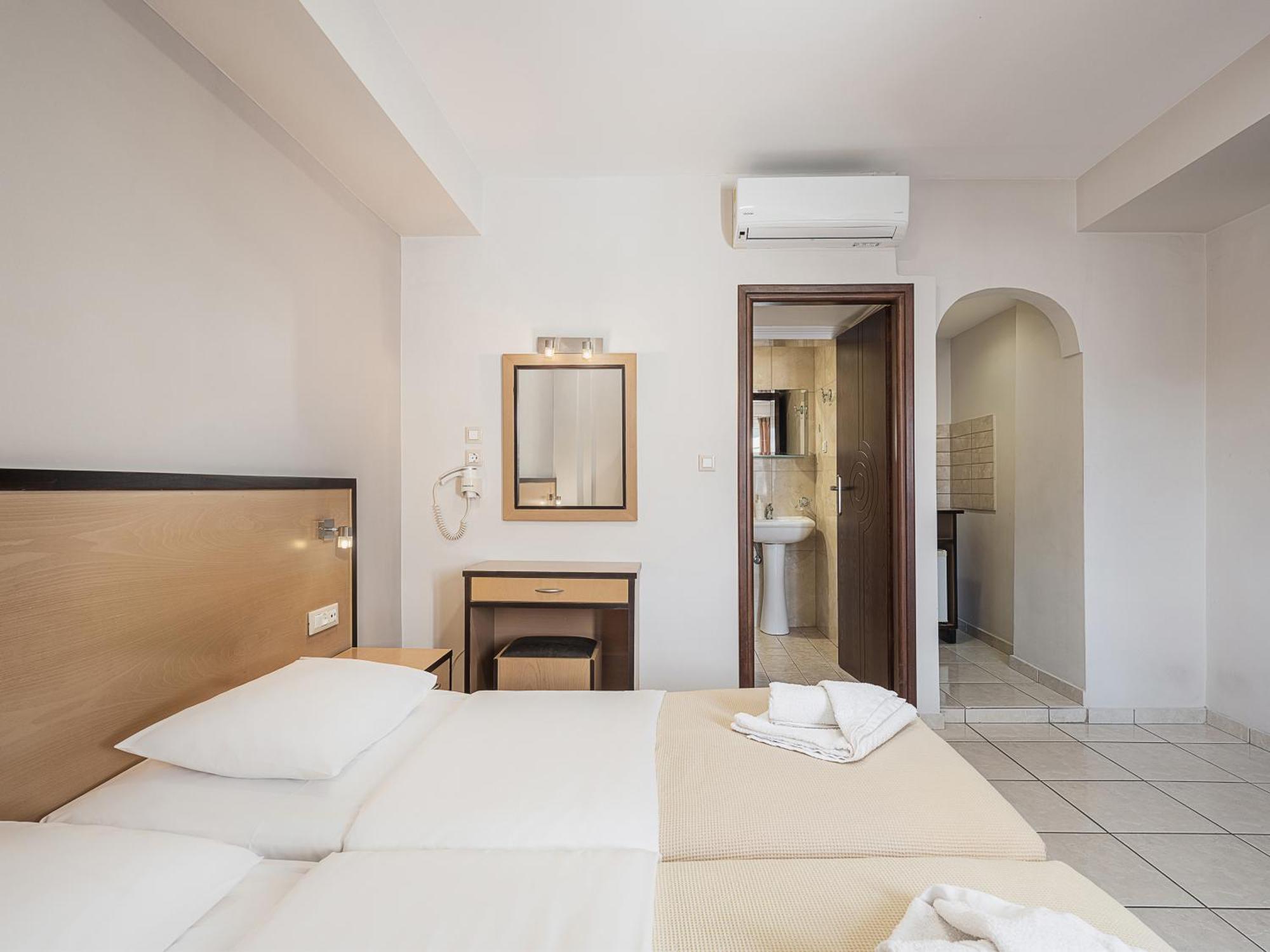Theofilos City Hotel Chania  Exterior photo